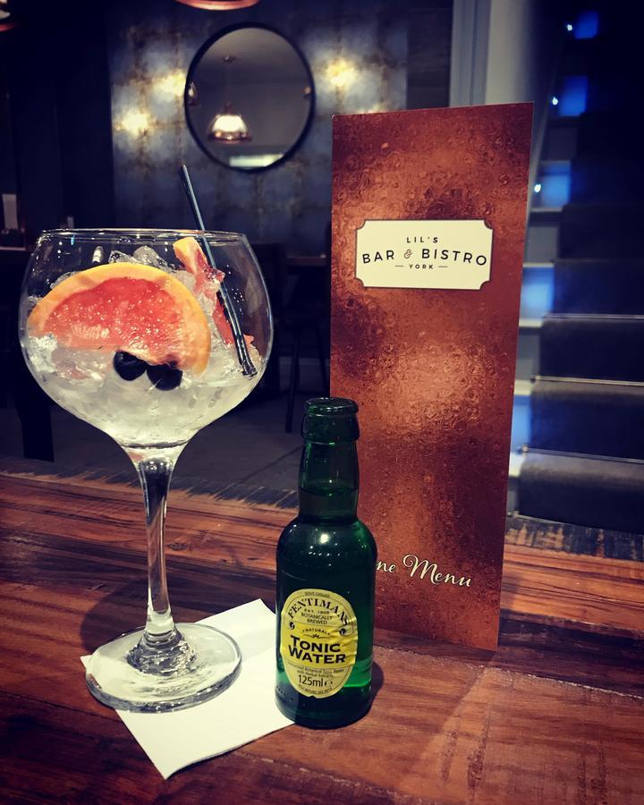 Lil'S Bar And Bistro Otel York Dış mekan fotoğraf